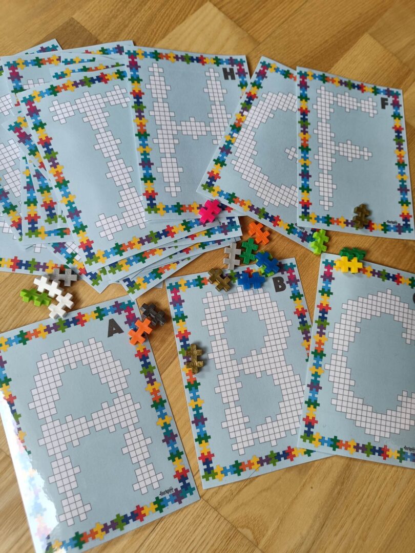 Legende læring med PLUS PLUS: Byggekort med alfabetet - Billede 3